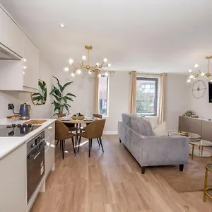 Crescent Court Modern And Luxurious , York United Kingdom